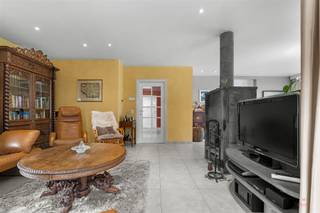 Woning omringd door oase van groen te Boezinge. Ontdek deze prachtige woning te Boezinge, ideaal gelegen te midden van een idyllisch van rust en...