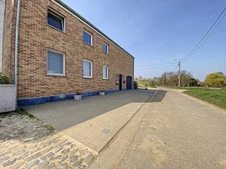 TE HUUR: RUIME LANDELIJKE WONING IN MELDERT (HOEGAARDEN)Deze charmante, landelijke woning met vier slaapkamers is gelegen in het rustige Meldert...