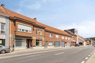 Bent u op zoek naar een woning met ruimte, potentieel en een uitstekende ligging in het hart van Rotselaar? Dan is deze te renoveren gezinswoning...