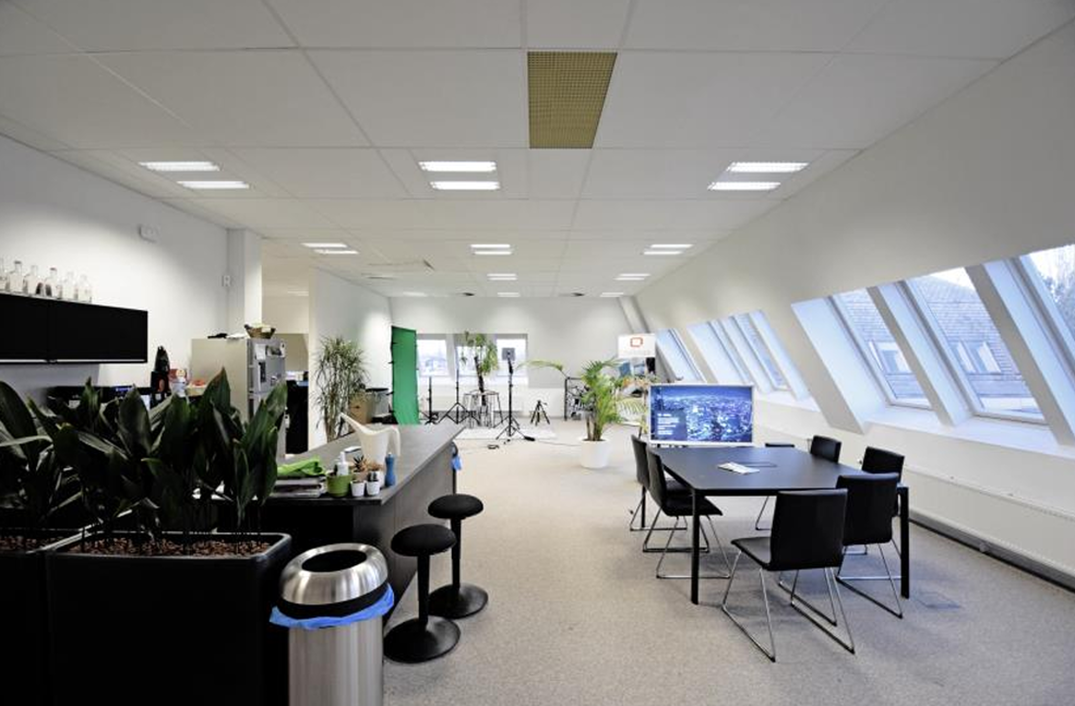 Commercial for rent in Antwerp - photo 2