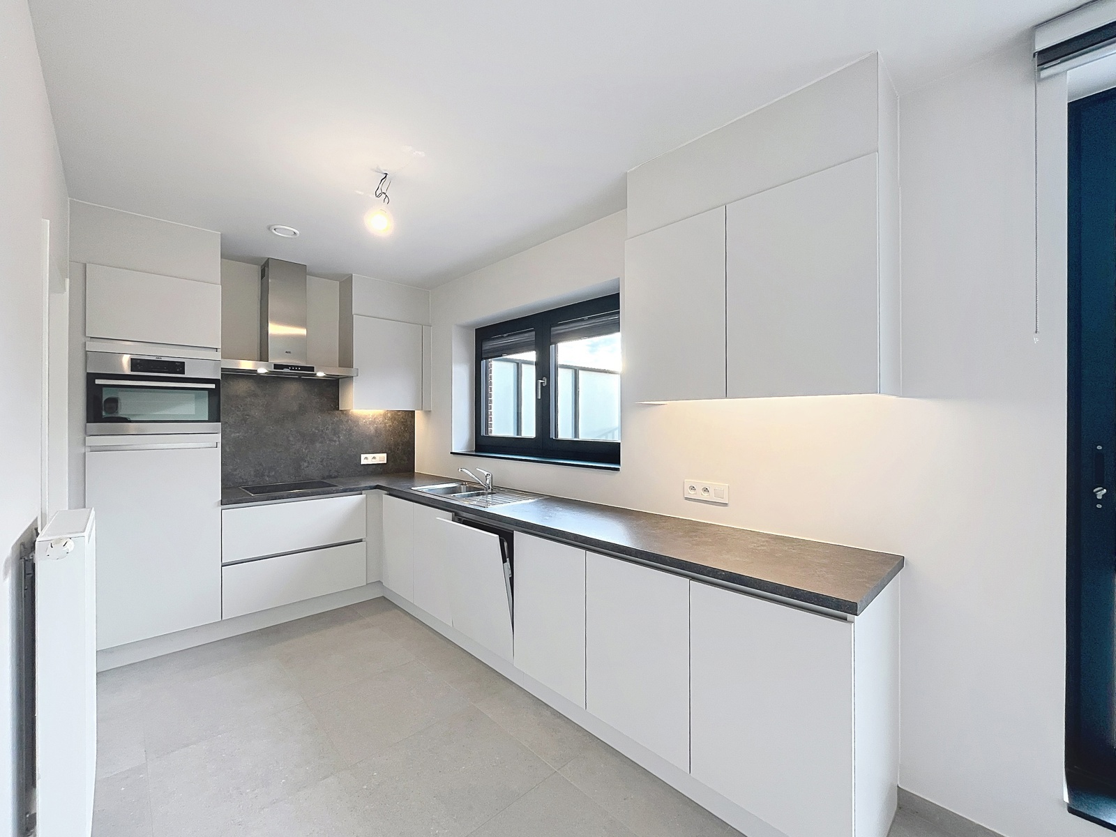 Appartement met twee slaapkamers en groot terras  - foto 3