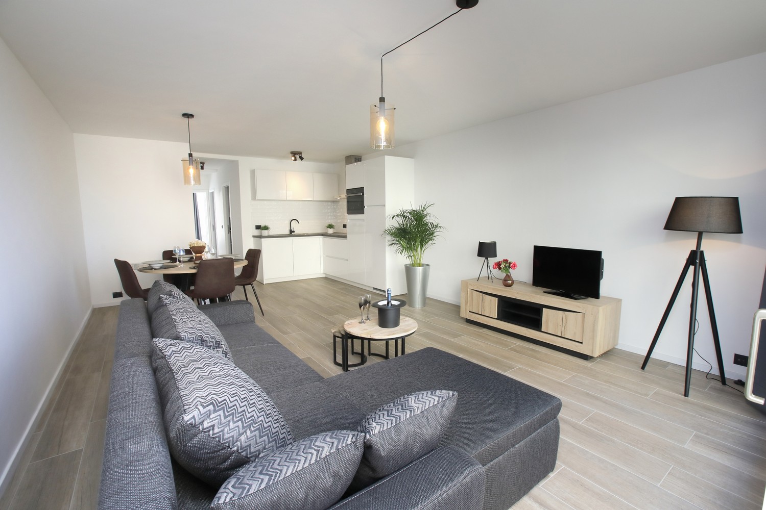 Volledig vernieuwd appartement met 2 slaapkamers en prachtig zeezicht! - foto 4