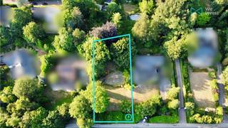 Overijse – Beau terrain à bâtir d’une superficie de +/- 1259 m², avec une largeur de +/- 24 m et une profondeur de +/- 53 m. Situé entre Overijse...