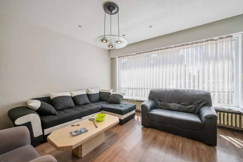 Hooglede-centrum. Stevig gebouwde half open bebouwing met 3 slaapkamers op een perceel van 250m2. Vaste huuropbrengst. - foto 4