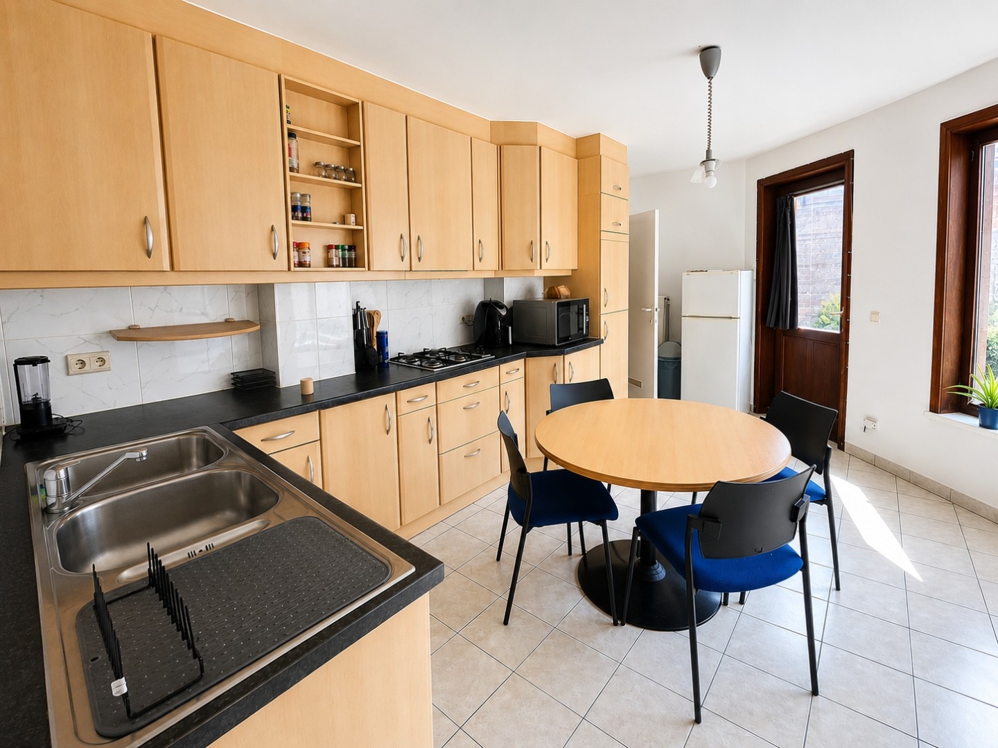 Centraal gelegen éénslaapkamerappartement nabij de grote markt te Nieuwpoort-Stad - foto 4