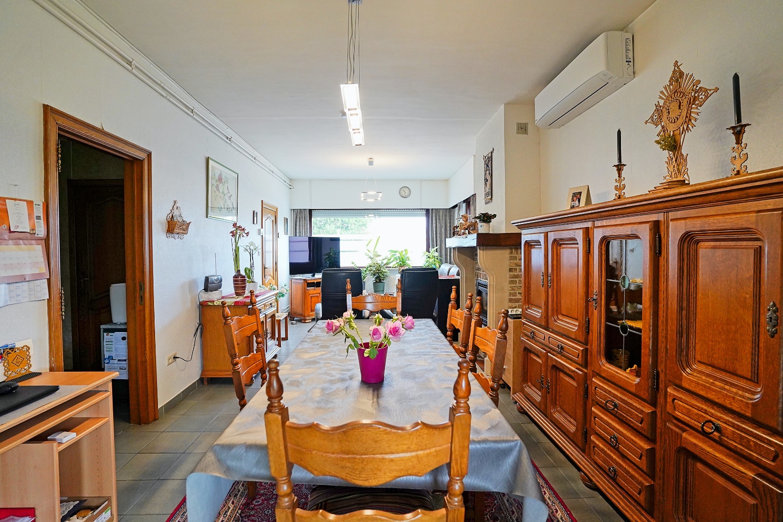 HALFOPEN BEBOUWING MET 4 SLKS EN RUIME TUIN - foto 3