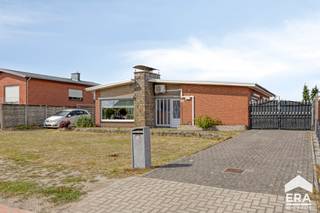 De woning is mooi gelegen langs de doorgaande weg richting Pelt nabij Achel centrum. In de directe omgeving zijn alle voorzieningen aanwezig,...