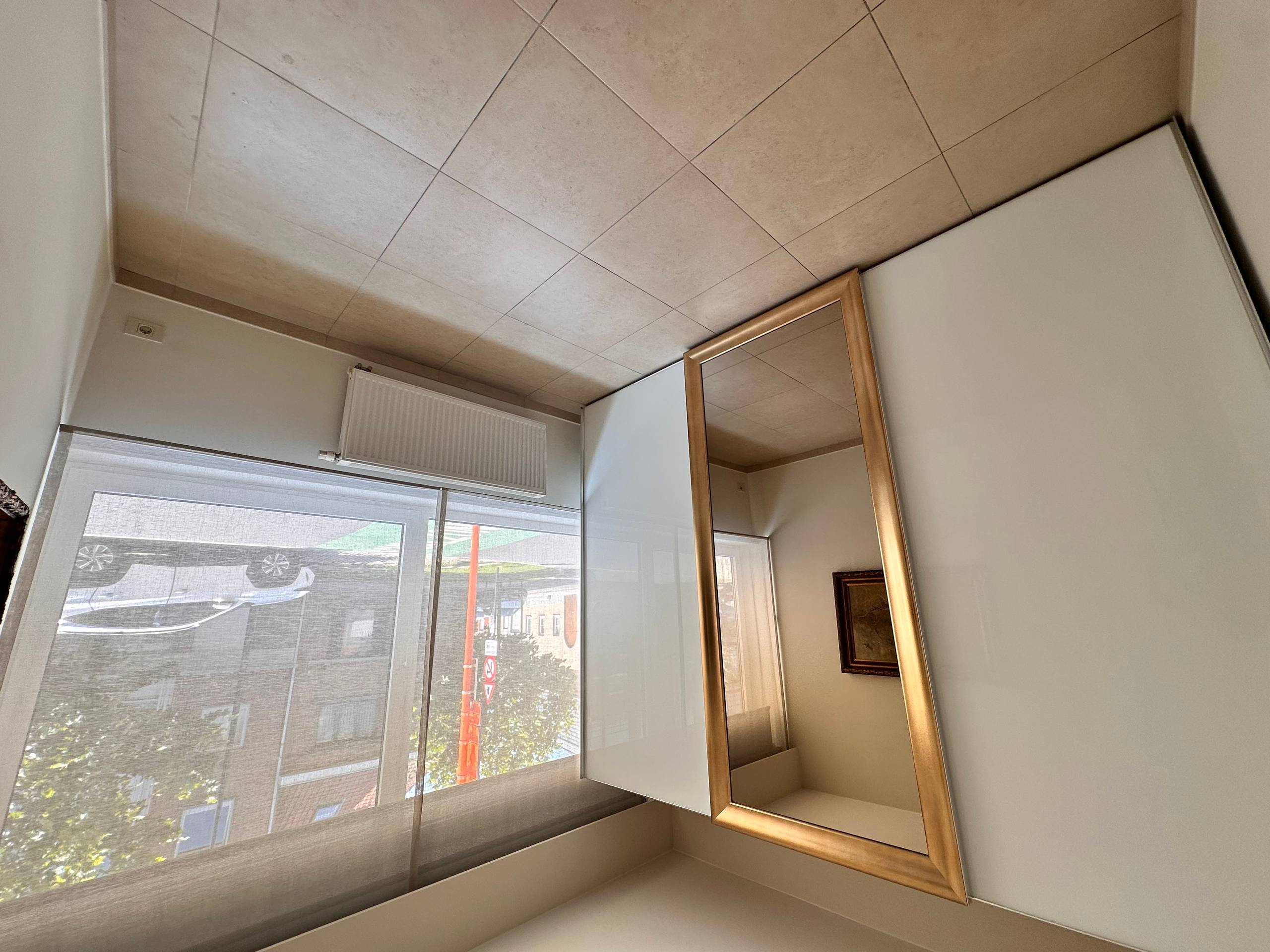 Gelijkvloers instapklaar appartement met 2 slaapkamers op centrale ligging - foto 4