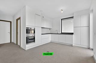 In Oostvleteren, een gemeente tussen Ieper-Veurne en Poperinge, bevindt zich dit nieuw instapklaar gelijkvloers appartement. Dit appartement voelt...