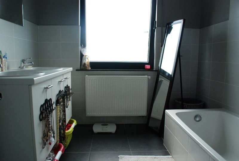 Instapklaar en zéér rustig gelegen appartement op de 2eV met LIFT, 2 slaapkamers, een ZUID-terras en een ondergrondse garagebox - foto 4