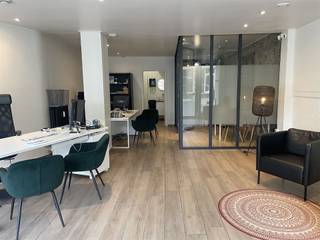 Instapklaar handelspand of kantoorruimte in het centrum van Genk.Dit multifunctioneel handelspand van ca 75 m² werd enkele jaren geleden vernieuwd...