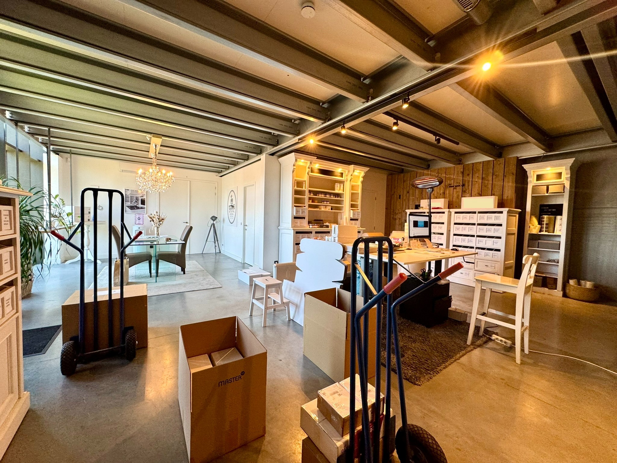 KMO-unit van ca. 282 m² met opslagruimte en kantoor - foto 5