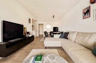 <p><span>This fully renovated apartment is located on the third floor of residence </span><span>Beiaard</span><span>, accessible by both elevator and stairs.</span></p><p><span>Situated at the rear of the building, it offers beautiful, unobstructed views of the </span><span>Botanical Garden (Kruidtuin)</span><span> and the </span><span>River Dijle</span><span>.</span></p><p><span> </span></p><p><span>Layout</span></p><ul><li><span>Partially furnished: fully equipped bedroom and living room (excluding refrigerator, coffee table, television, bar cabinet, club chair, plants, mirror and wall decorations)</span></li><li><span>Bright living area</span></li><li><span>Fully equipped kitchen with sink, hob, extractor hood, combination microwave oven and dishwasher</span></li><li><span>Compact bathroom with shower, toilet and washbasin cabinet</span></li><li><span>Built-in cupboard with washing machine and tumble dryer</span></li><li><span>Spacious bedroom of approximately </span><span>18 m²</span></li><li><span>Private cloakroom/storage space in the communal hallway with hot water boiler and electrical panel</span></li></ul><p><span> </span></p><p><span>Highlights</span></p><ul><li><span>Communal bicycle storage in the underground parking garage</span></li><li><span>On-street parking available</span></li><li><span>Within walking distance of shops, schools, bus stops and the train station</span></li></ul><p><span> </span></p><p><span>Common charges:</span><span> €70/month</span></p><p><span>Available from:</span><span> 1 September 2026</span></p><p><span> </span></p><p><span>Enjoy green surroundings in the heart of Mechelen.</span></p><p><span>Contact us today for more information or to arrange a viewing.</span></p><p><span> </span></p>