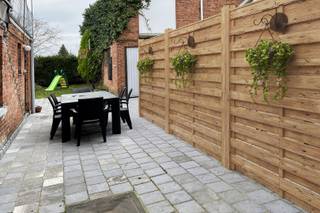 Ideaal gelegen gezinswoning met achterliggend magazijn en tuin. In de buurt van het Fort van Kessel en het provinciaal domein Kesselse Heide. Kort...