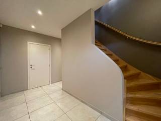 Deze woning is gelegen in Brecht, nabij het centrum en met een vlotte verbinding naar omliggende gemeenten. Op het gelijkvloers vindt u een...