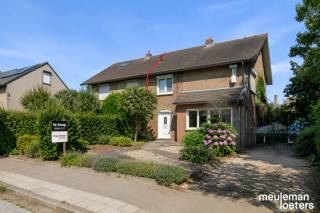 Are you looking for a home with potential, a solid foundation, and a central location? Then this attractive semi-detached house with plenty of possibilities is definitely worth a visit.<br /><br />This sturdy semi-detached property offers a generous living area of no less than 197 m². With three full-sized bedrooms, the house provides ample space for families or investors seeking a property with numerous opportunities.<br /><br />Situated on a 440 m² plot, you can enjoy a pleasant outdoor area with a southeast orientation and various possibilities.<br /><br />On the ground floor, you will find the entrance hall, a spacious and bright living room, a kitchen with a laundry room, a toilet, and access to the large cellar.<br /><br />The first floor includes three bedrooms, a bathroom, and a landing.<br /><br />The attic is accessible via a retractable staircase.<br /><br />The separate garage is an additional asset, complemented by ample parking space on the property as well as on the street.<br /><br />Thanks to its central location, this home serves as an ideal base. Highways, the train station, shops, schools, and public transport are all nearby, ensuring excellent accessibility and daily convenience.<br /><br />Moreover, this property is not subject to any energy renovation obligations.<br /><br />With its combination of solid construction, spacious living area, advantageous location, and a versatile plot, this property might just be the one for you.<br /><br />Contact us for more information or to schedule a visit.<br /><br />050 82 37 71 – verkoop@meuleman-loeters.be
