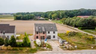 Deze energiezuinige woningen (E20) wordt gebouw met futureproof technieken en geniet van een rustige, bosrijke ligging nabij Provinciedomein 't...