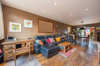 VEELZIJDIG HANDELSHUIS MET RUIM DUPLEX APPARTEMENT (3 SLPKS) TE NIELOp een commerciële topligging in de Antwerpsestraat 52 te Niel bieden wij dit...