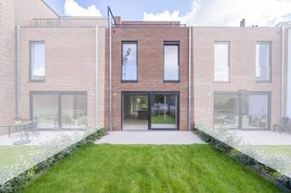 In the center of Kortrijk, you will find this new-build home with 4 bedrooms and a sunny garden. The house is quietly located in a...