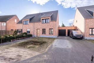 Te huur stijlvolle nieuwbouwwoning op toplocatie in Minderhout.Ontdek deze moderne nieuwbouwwoning op wandelafstand van het centrum van Minderhout én...