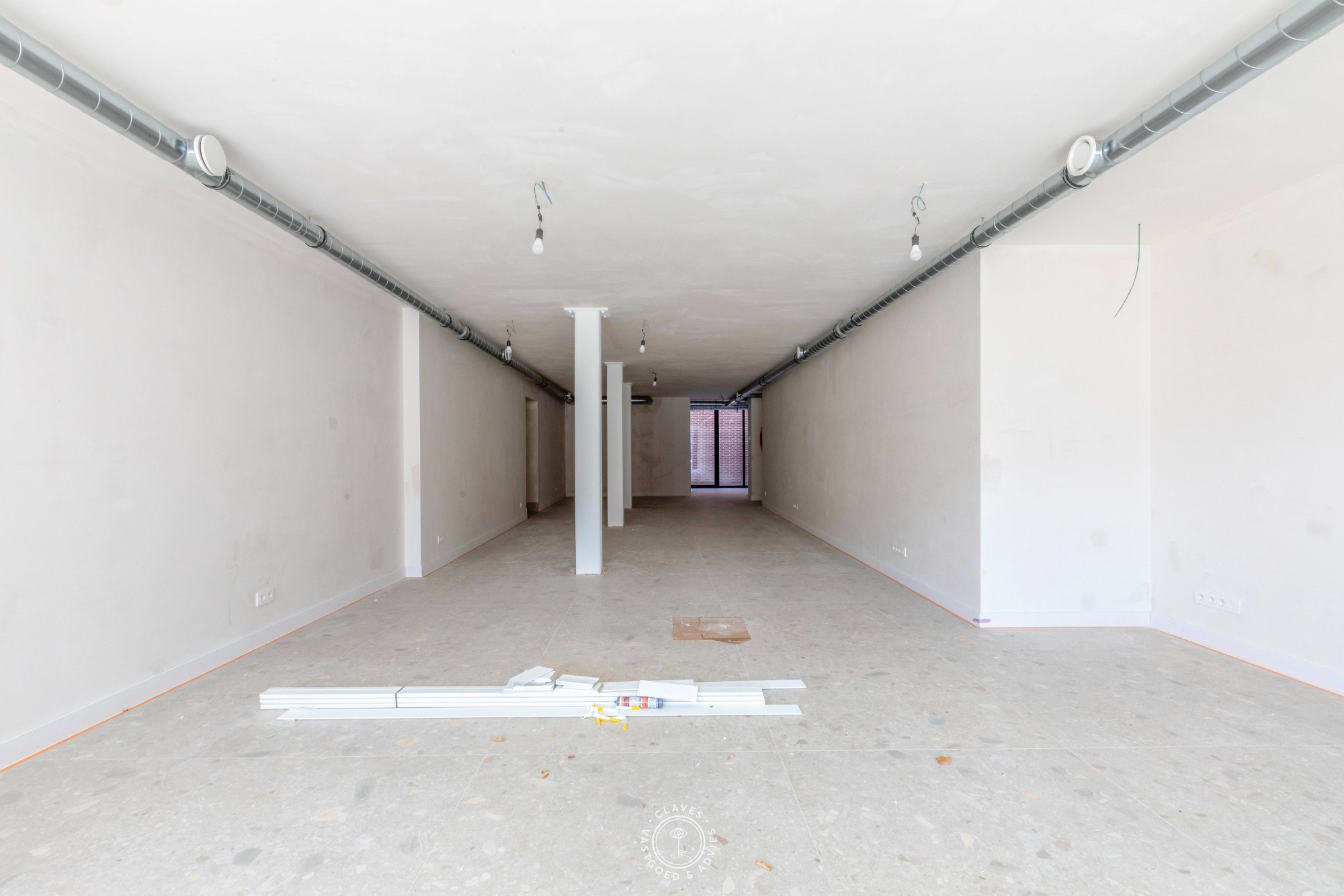 Commercial à louer à Saint-Nicolas - photo 4