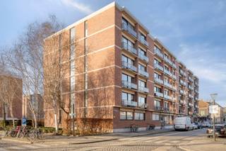 Deze flat is uitstekend gelegen aan de Kapucijnenvoer, binnen de Leuvense Ring. Ideaal voor starters, studenten of als opbrengsteigendom...