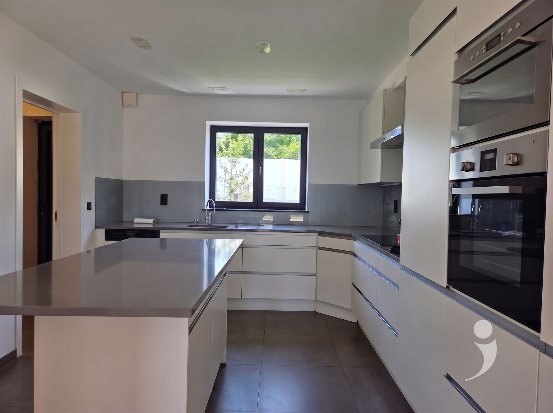 Moderne, ruime vrijstaande woning met hoogwaardige afwerking en zonnige tuin - foto 4