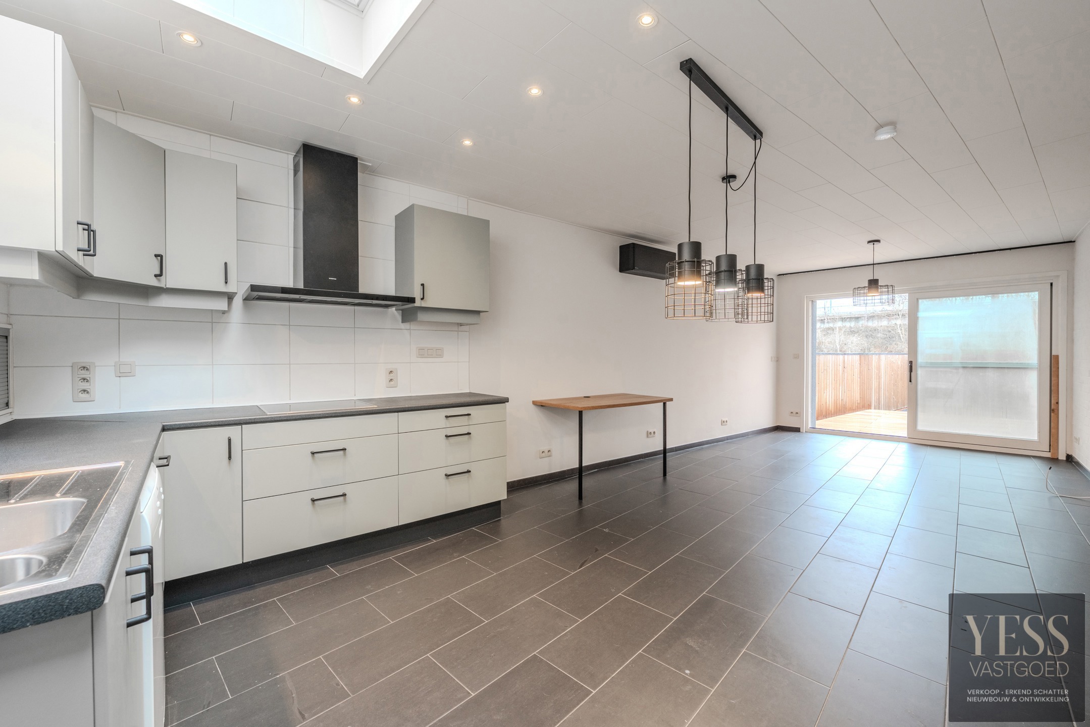 Instapklaar gelijkvloers appartement met terras/tuintje - foto 4