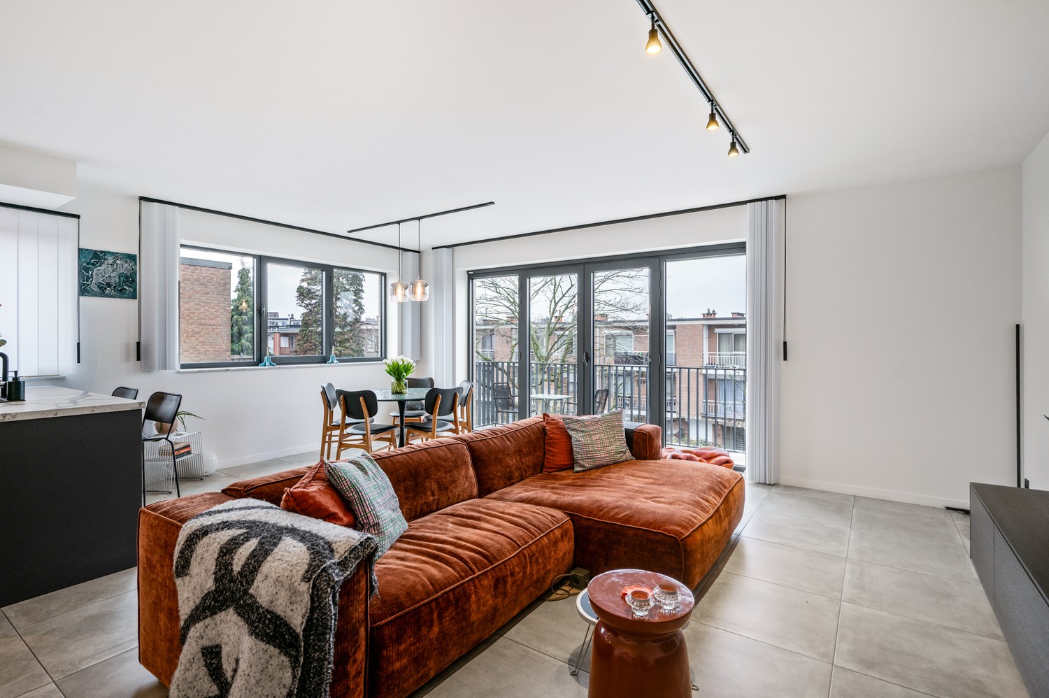 Recent 2-slaapkamerappartement met terras op rustige ligging in Borsbeek. - foto 4