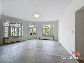 Casalina Real Estate biedt exclusief te huur aan – Wijk Plasky/Diamant: ideale ligging, dicht bij winkels en openbaar vervoer.Het appartement bestaat...