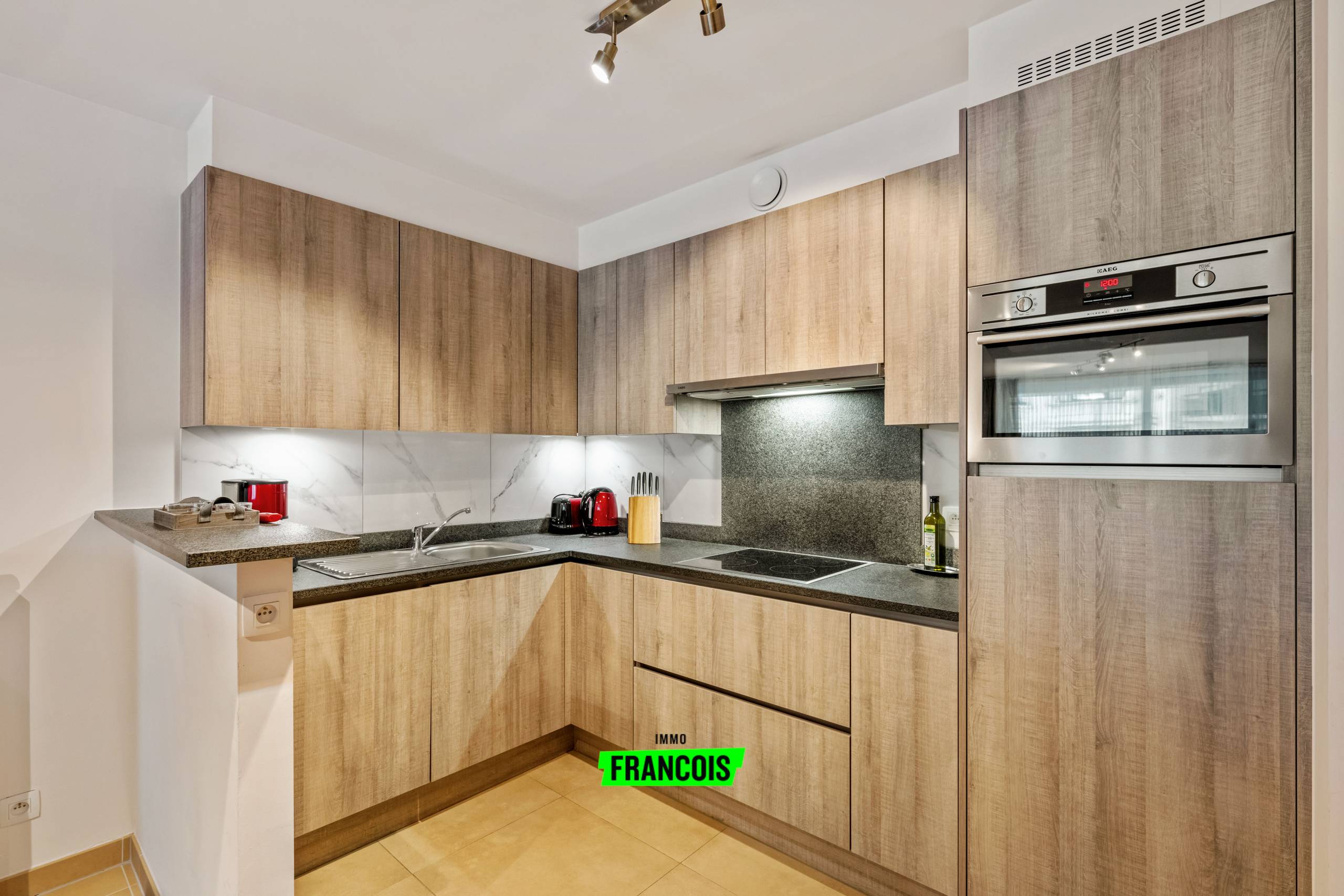 Instapklaar appartement in modern gebouw nabij Petit Paris te Oostende. - foto 4