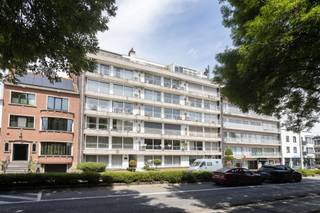 Dit instapklaar appartement van 140m2 is gelegen aan de Parklaan en bestaat uit een inkomhal, een ruime en lichtrijke leefruimte van maar liefst...