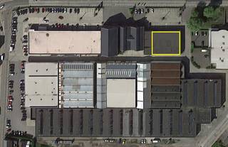 Showroom van 726 m² te huur in Dendermonde, met uitstekende visibiliteit langs de Zeelsebaan en een vlotte ontsluiting naar de E17.De unit maakt deel...