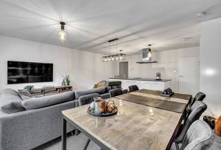 Voor meer info of een bezoek, bel 053 59 49 32 - Op een strategische uitvalsbasis in Ninove bevindt zich dit recent gelijkvloers appartement (+/-...