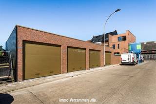 Uniek nieuwbouw triplex appartement met knap terras en garage in hartje van het landelijke Duffel-West. Dit energiezuinig duplexappartement...