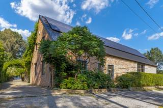 Exclusieve open bebouwing in het groene hart van BeringenBent u op zoek naar een unieke eigendom waar rust, ruimte en wooncomfort samenkomen? Deze...