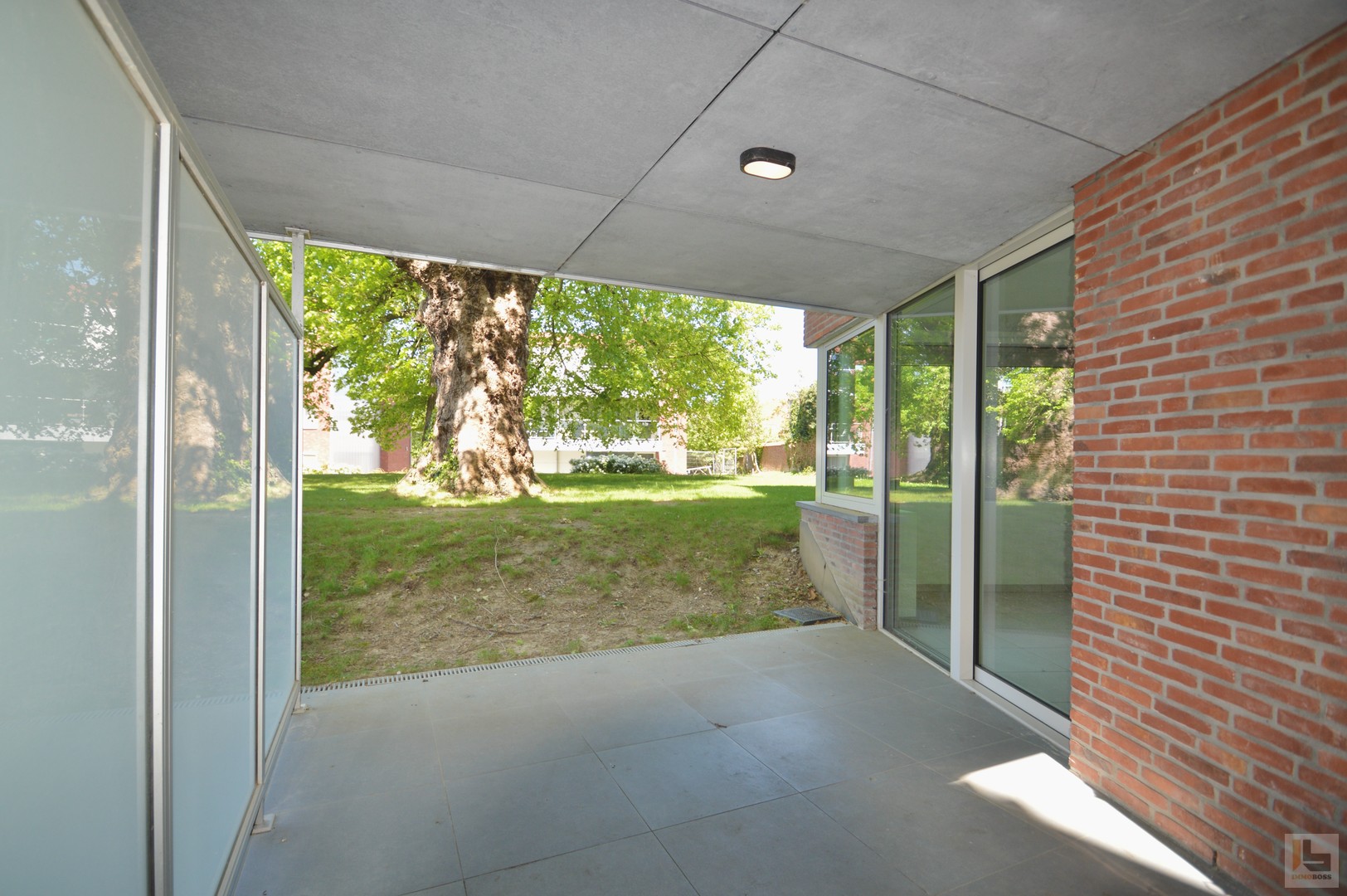 Rustig gelegen 1-slpkappartement, middenin een groenpark te Ronse - photo 4
