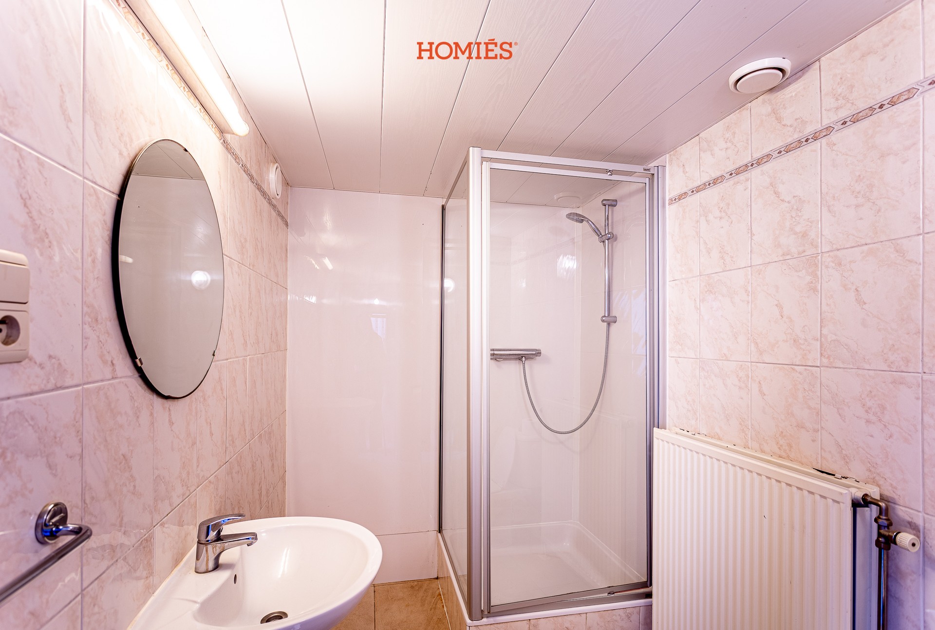 Woning met 4 volwaardige slaapkamers en koertje - foto 5