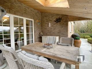 Welkom in deze prachtige woning (1997) in een residentiële buurt in Lummen, EPC B, 6a76ca met bewoonbare opp van 220m²Indeling gelijkvloers:Het hart...