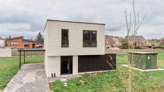 Een heerlijke, rustige plek voor jouw gezin? Dat vind je in Klissenhoek in Vorselaar. Op lot 5, een zuid gericht perceel van 419 m² bouwen we een stijlvolle open bebouwing.<br />Met een open ingedeelde en lichtrijke leefruimte, ingerichte eilandkeuken en badkamer, 3 slaapkamers, handige bergruimtes, zongerichte tuin, oprit en carport.  <br />De woning wordt heel energiezuinig en is uitgerust met een geothermische warmtepomp, vloerverwarming, zonnepanelen en een ventilatiesysteem met warmterecuperatie. <br /><br />Ideale ligging in nieuwe familievriendelijke en groene woonbuurt, dicht bij het centrum en alle faciliteiten.<br /><span>We werken jouw nieuwe thuis sleutel-op-de-deur voor je af. Jij kiest jouw keuken- en badkamerinrichting, de vloer- en wandtegels uit bij onze projectpartners. Onze klantenbegeleider staat voor je klaar tijdens het realisatietraject. </span>