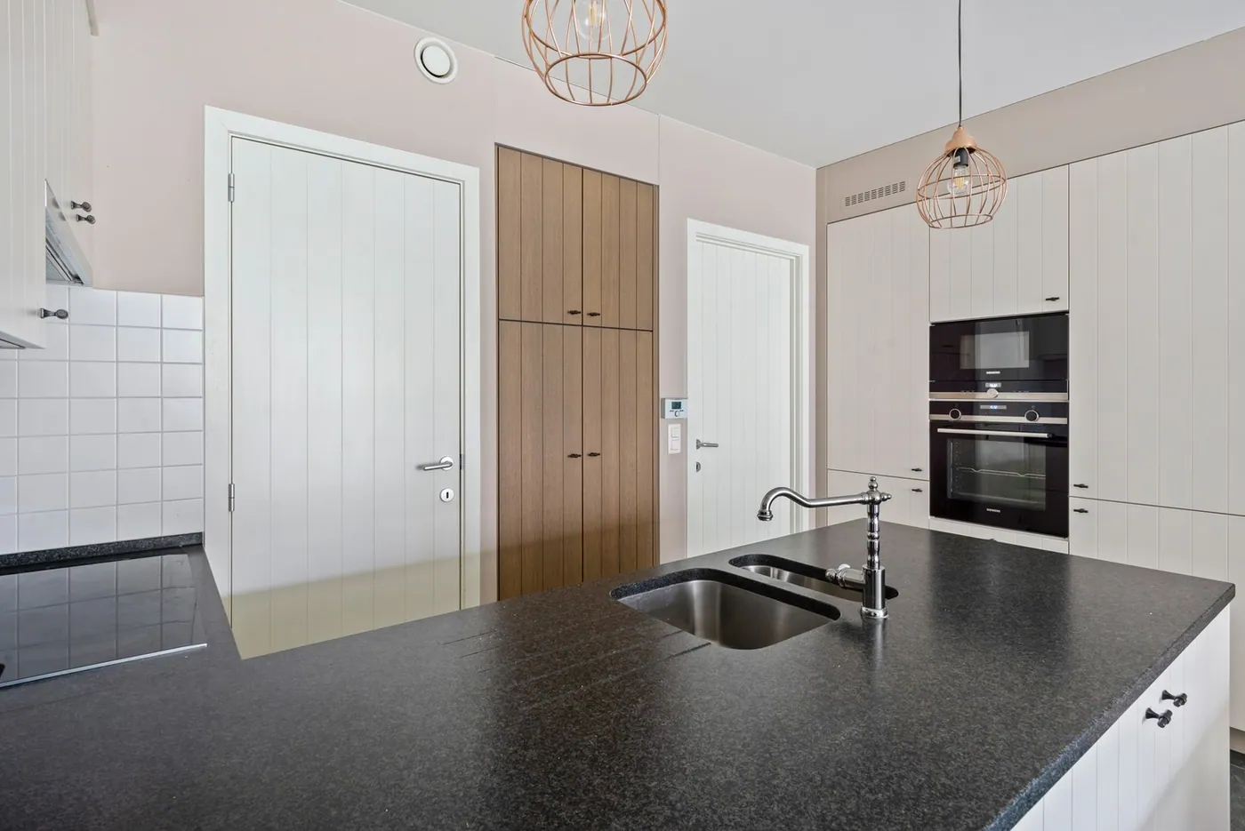 Instapklaar, recent gelijkvloers appartement met 2 slpks en tuin in Borsbeek! - foto 4