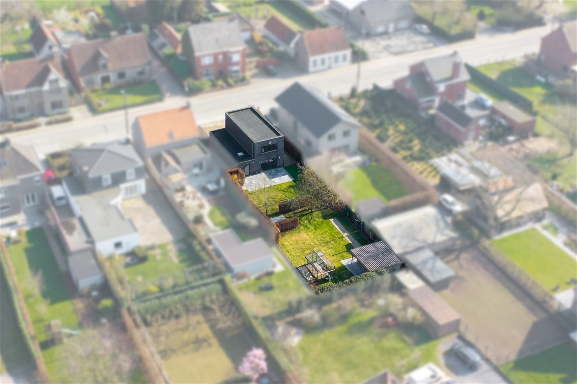 Woning met 3 slps, garage en tuin op 696 m² - foto 2