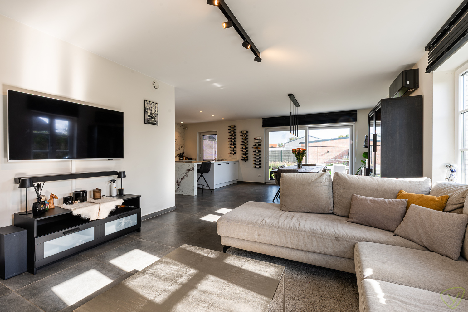 Moderne halfopen instpaklare woning met garage en tuin op aantrekkelijke locatie in Kaprijke - ideaal voor comfortabel wonen! - foto 4