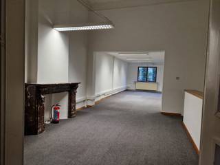 Op zoek naar een inspirerende werkplek op een toplocatie? Deze stijlvolle kantoorruimte, verdeeld over drie verdiepingen met een totale...