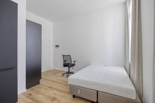 <p>**ZOMERMAANDEN 2026 - ENKEL STUDENTEN/STUDENTS ONLY**<br /><br />We bieden u met veel plezier deze nieuwe lichtrijke en bemeubelde studentenkamer met eigen sanitair aan gelegen op de Tervuursevest, aan de ring van Leuven. Het gebouw is gelegen op een uiterst interessante uitvalsbasis, in de buurt van alle voorzieningen, campussen, openbaar vervoer en op wandelafstand van de historische binnenstad.<br /><br />In de gemeenschappelijke keuken kan er lekker worden gekookt en achteraan het gebouw is er een terras voorzien waar de studenten gezellig kunnen samenkomen. De kamer is gelegen op de eerste verdieping en beschikt over een privatieve badkamer.<br /><br />Meer informatie of een bezoek ter plaatse: verhuur@connect-immo.be of 0470 59 65 44<br /><br />Huurprijs: €715 exclusief €90 (provisie voor water, verwarming, elektriciteit en internet)<br />* exclusief studententaks</p>