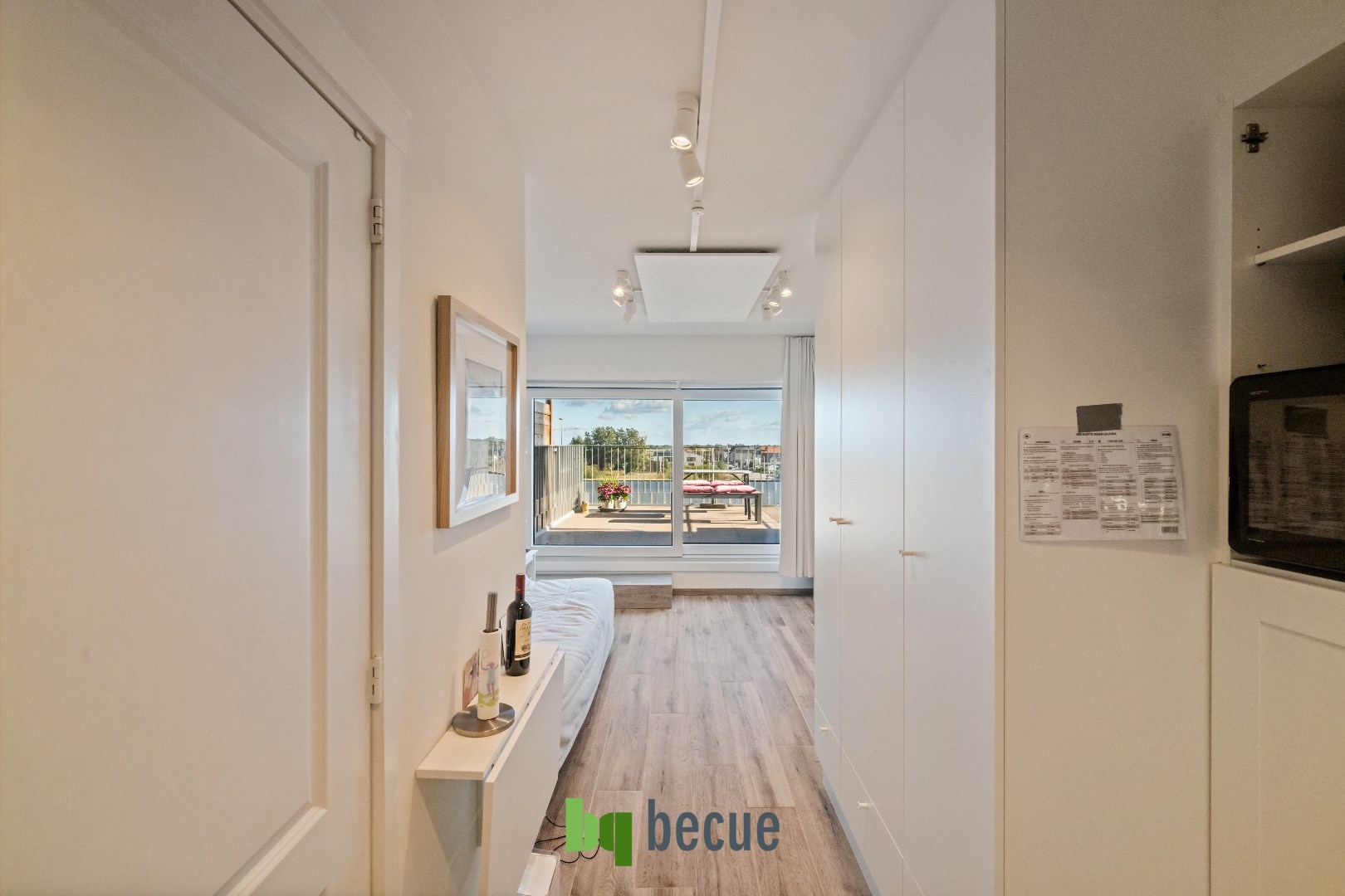 Studio met ruim zonnig terras van 16m², duinenzicht alsook zicht op de Rotonde en zee! - foto 5