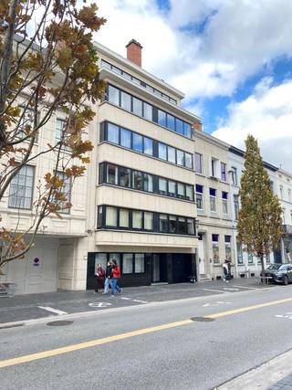 Te koop : opbrengsteigendom te Aalst bestaande uit 11 appartementen en een garage voor 9 wagens.U mag rekenen op een totale NETTO huuropbrengst van...