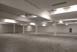 Magazijn unit 31 van 1.200m² en kantoor 60m² in Malle.Beschikbaar vanaf 01.01.2026Magazijn 31 situeert zich op het bedrijventerrein in Malle aan...