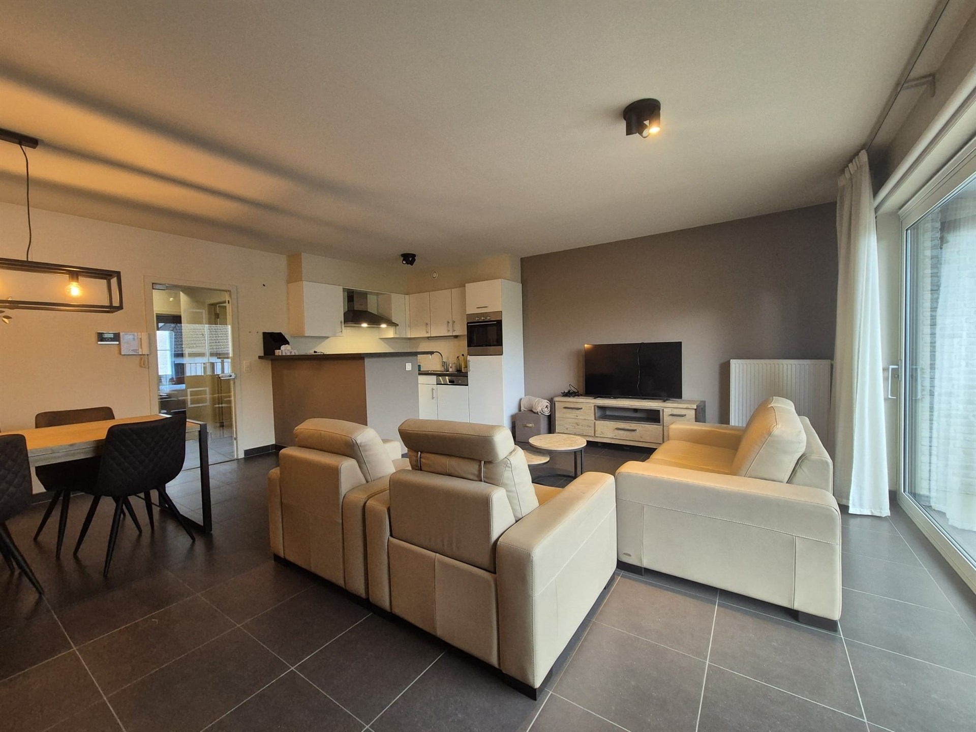 Modern 2-slaapkamerappartement in een stijlvol landelijk gebouw - foto 4