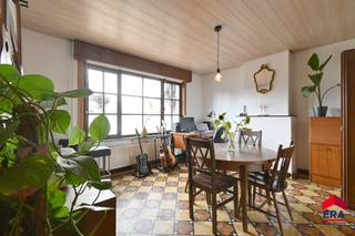 Welkom in deze verrassend ruime en karaktervolle halfopen woning. Deze parel combineert het beste van twee werelden: een authentiek karakter...